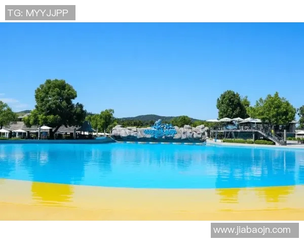 以阳光泳池为核心打造度假胜地体验尽享夏日清凉与奢华休闲时光 以阳光泳池为核心打造度假胜地体验尽享夏日清凉与奢华休闲时光