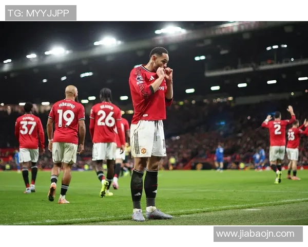 曼联迎来新赛季挑战 重塑辉煌目标高筑 球迷期待再度登顶英超